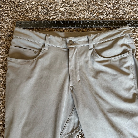 Lululemon Men’s ABC Slim Fit Chino Pants Khaki 33x30 - Picture 3 of 4
